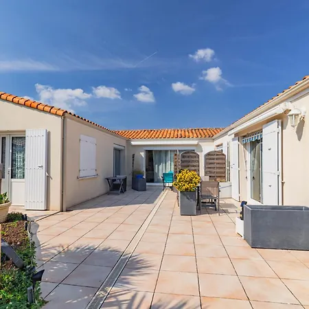 D'hotes Les Lits Marins Bed and Breakfast 3*