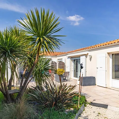 D'hotes Les Lits Marins Bed and Breakfast