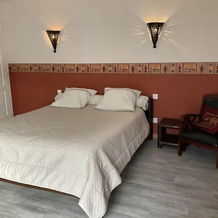D'hotes Les Lits Marins Bed and Breakfast 3*