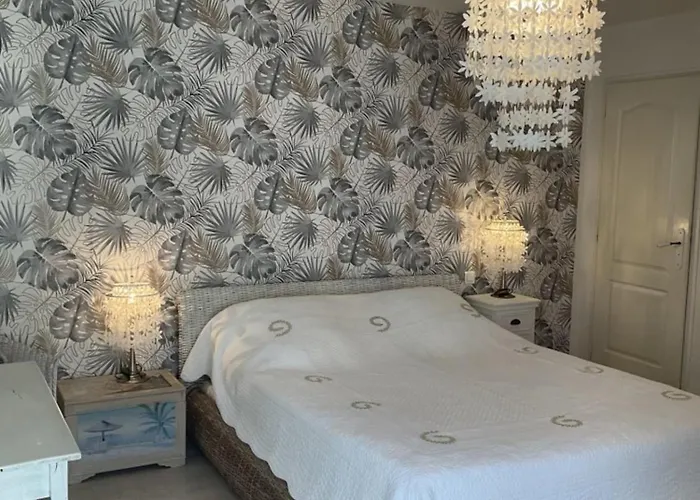 D'hotes Les Lits Marins Bed & Breakfast